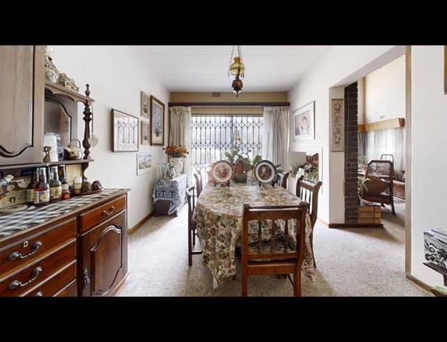 5 BEDROOM HOUSE FOR SALE IN PARKHILL GARDENS